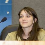 Apresentação da relatora crítica, Larissa Figueiredo - 27 de abril de 2015 Apresentação da relatora crítica, Larissa Figueiredo - 27 de abril de 2015