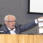 José Goldemberg durante aula magna "Os 80 anos da Universidade de São Paulo: uma análise crítica" - 20 de abril de 2015 José Goldemberg durante aula magna "Os 80 anos da Universidade de São Paulo: uma análise crítica" - 20 de abril de 2015