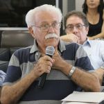 Carlos Alberto Barbosa Dantas faz perguntas aos expositores