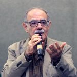 Alberto Claudio Habert faz perguntas aos expositores Alberto Claudio Habert faz perguntas aos expositores