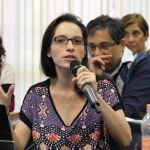 Amanda Silveira Carbone faz perguntas durante o debate - 25/04/2017 Amanda Silveira Carbone faz perguntas durante o debate - 25/04/2017