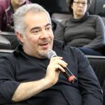 Hermano Cintra faz perguntas ao expositor