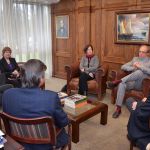 A partir da esquerda de costas, Sergio Bravo Escobar, Raúl Sánchéz Gutiérrez, Hugo Zunino Edelsberg, Marianela Denegri Coria, Maria Helena Capelato, Martin Grossmann e Ricardo Herrera Lara A partir da esquerda de costas, Sergio Bravo Escobar, Raúl Sánchéz Gutiérrez, Hugo Zunino Edelsberg, Marianela Denegri Coria, Maria Helena Capelato, Martin Grossmann e Ricardo Herrera Lara