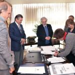 Martin Grossmann, Sergio Bravo Escobar, Raúl Sánchéz Gutiérrez, Hugo Zunino Edelsberg, Marianela Denegri Coria e Maria Helena Capelato Martin Grossmann, Sergio Bravo Escobar, Raúl Sánchéz Gutiérrez, Hugo Zunino Edelsberg, Marianela Denegri Coria e Maria Helena Capelato